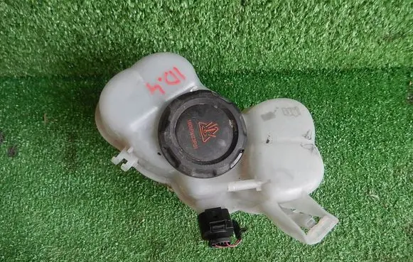 Volkswagen ID.4 Coolant expansion tank/reservoir 
