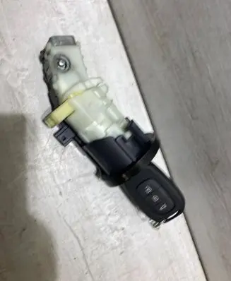 Dacia Sandero III Ignition lock 1802221456