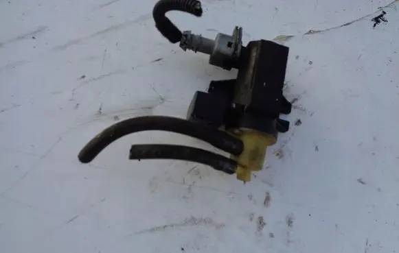 Chevrolet Cruze Turbo solenoid valve 55566898