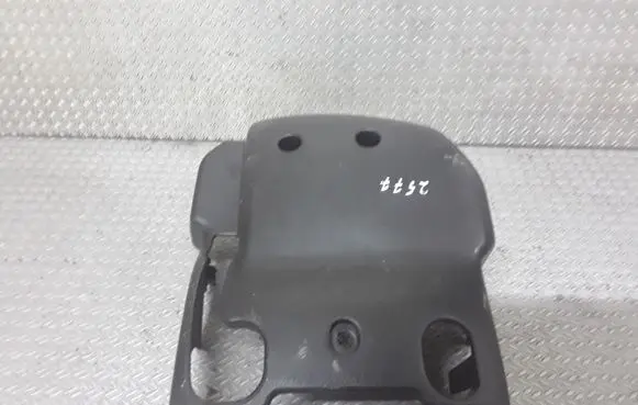 Honda HR-V Steering wheel column trim