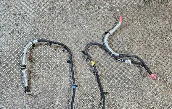 Jeep Grand Cherokee WL Positive cable (battery) 68597126AA P68597126AA