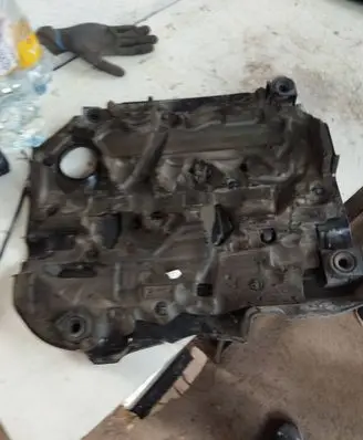 Volkswagen Touran III Engine cover (trim) 04L103954T
