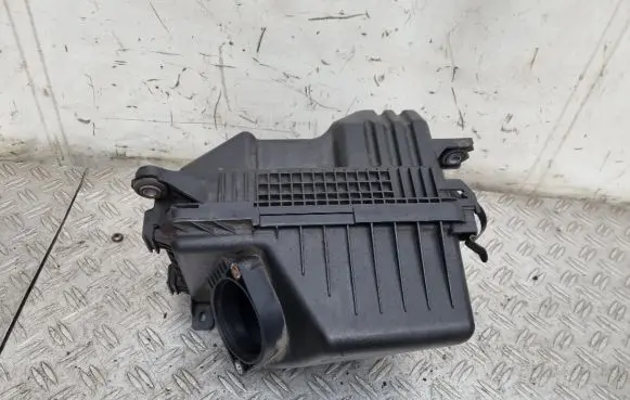 KIA Rio Air filter box 281101W400