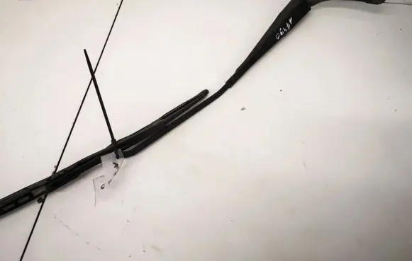 Ford Mondeo Mk III Front wiper blade arm 1s7117526cb