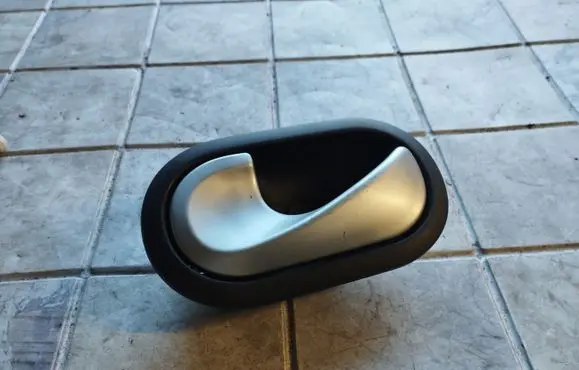 Rear door interior handle