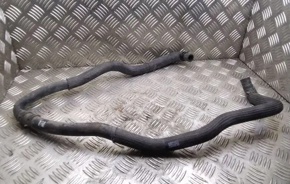 Coolant pipe/hose