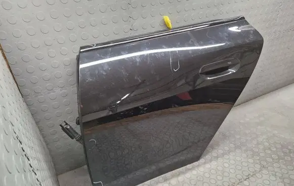 BMW i4 Rear door 625099