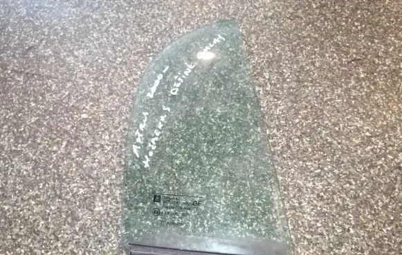 Opel Astra G Rear vent window glass 