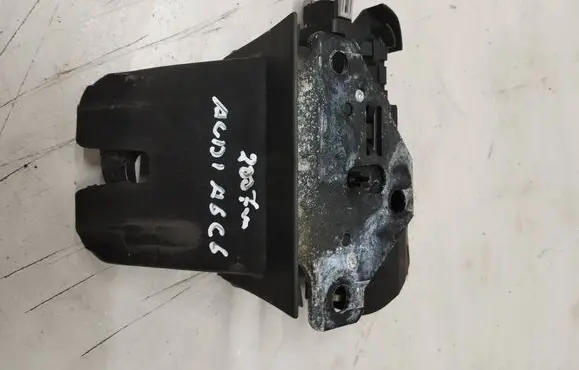 Audi A6 S6 C6 4F Tailgate/trunk/boot lock/catch/latch 8P4827505C