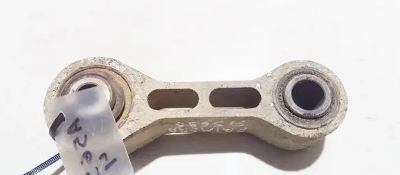 Nissan Primera Engine mount bracket
