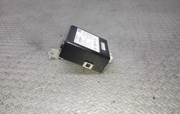 Toyota Corolla Verso AR10 Door control unit/module 897410F010