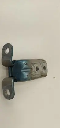 Hyundai Kona I Front door upper hinge