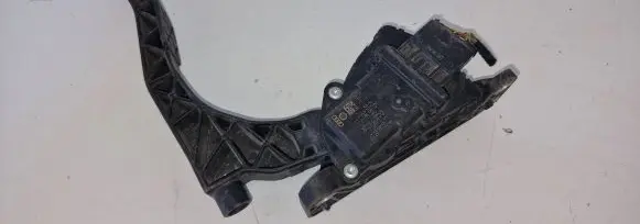 Audi A6 S6 C6 4F Accelerator throttle pedal 4F1721523 115610 211106