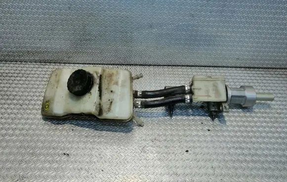 Mercedes-Benz Vito Viano W639 Master brake cylinder A0004316901