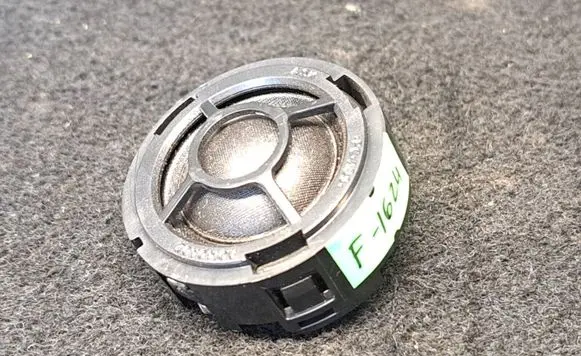 Front door high frequency speaker