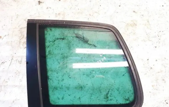 Volkswagen Touran I Rear side window