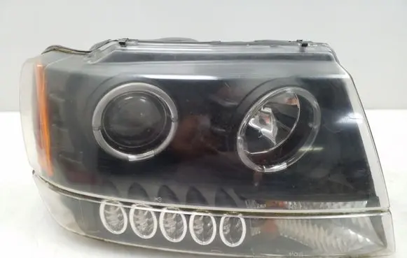 Jeep Cherokee III KJ Headlight/headlamp EECS145R