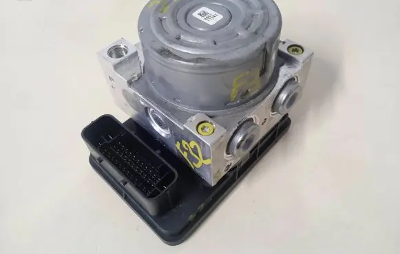 BMW M4 F82 F83 ABS Pump 8096587