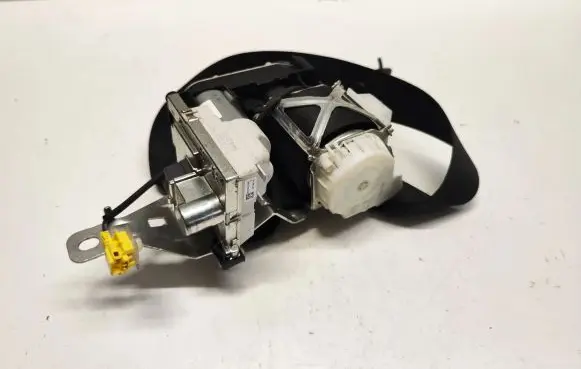 Mercedes-Benz GLE (W166 - C292) Front seatbelt A1668601400