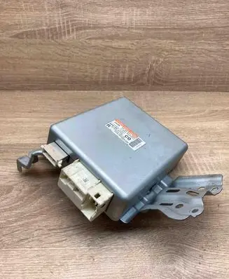 Toyota Avensis T270 Power steering control unit/module 8965002560 2250000870