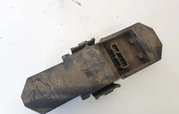 Ford Mondeo MK I Tail light bulb cover holder 93bg13n004
