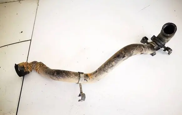 Engine coolant pipe/hose