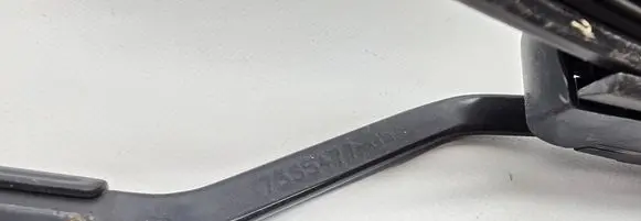 Mini One - Cooper F56 F55 Front wiper blade arm 7335477 7376349