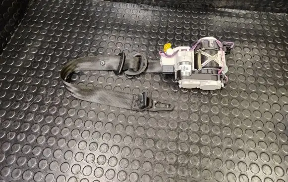 Audi A8 S8 D4 4H Front seatbelt 4H0857706D