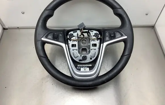 Opel Astra J Steering wheel 13351021 0060003300