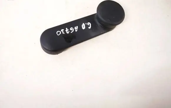 Opel Omega B1 Front door window winding handle 90247150