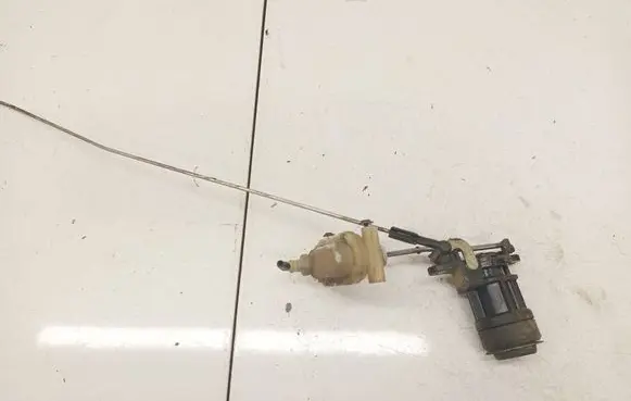 Volkswagen PASSAT B4 Central locking vacuum pump 3A9862159A