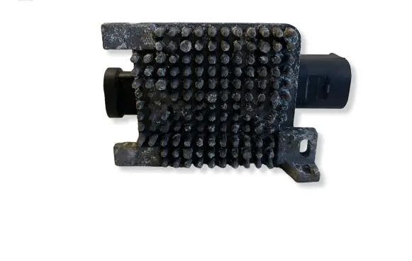 BMW 1 F20 F21 Coolant fan relay 940011401 700014743812