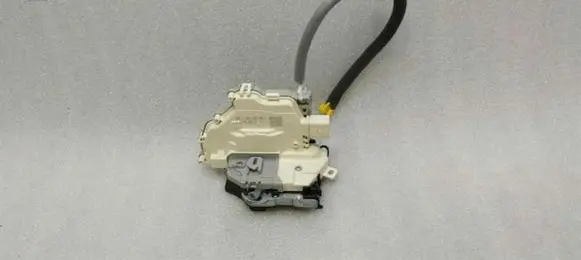 Audi A4 S4 B9 Rear door lock 4G0839016F