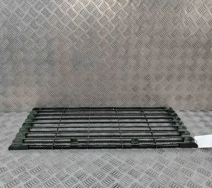 Land Rover Defender Front grill ALR8765LQV XH228200AA8LQV
