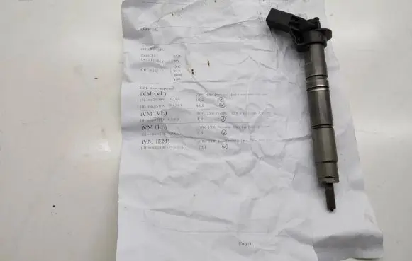 Mercedes-Benz C W204 Fuel injector 0445115064 CRT316
