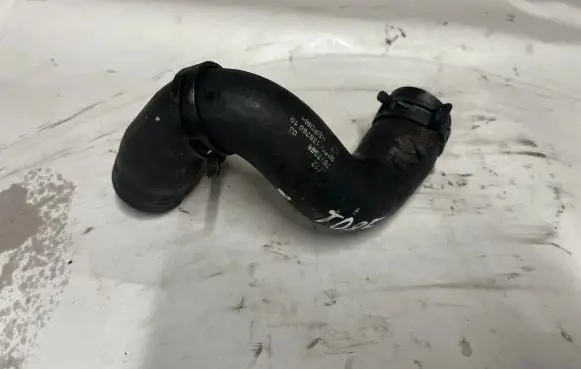 BMW X1 F48 F49 Engine coolant pipe/hose 7617368