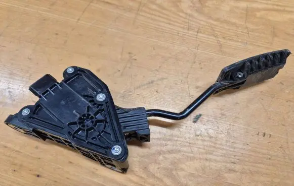 Honda CR-V Accelerator throttle pedal 31312H14 JM10AJ30000136522 PA66GF30