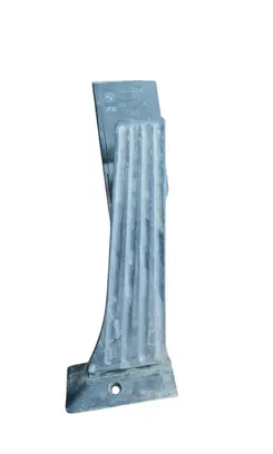 Accelerator throttle pedal