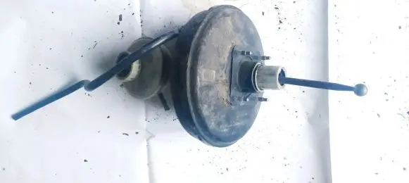 Volkswagen Golf III Brake booster