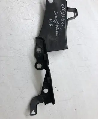 Toyota Avensis T270 Other engine bay part