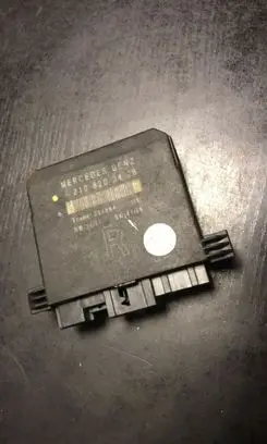 Mercedes-Benz E W210 Door control unit/module 2108203426