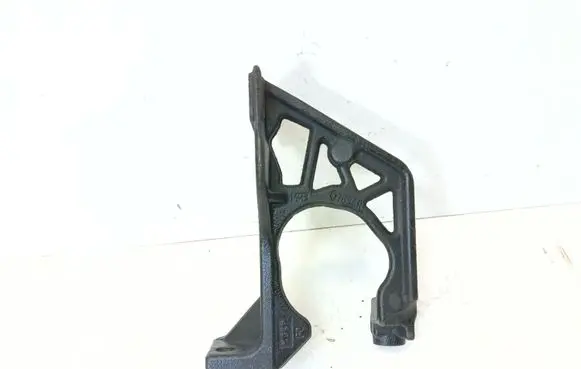 Nissan Qashqai Engine mounting bracket 7854R