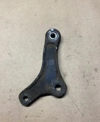 BMW 5 E60 E61 Sway bar bush bracket, front 6758520