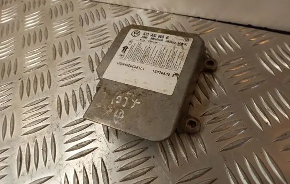 Volkswagen PASSAT B5.5 Airbag control unit/module 1C0909605B