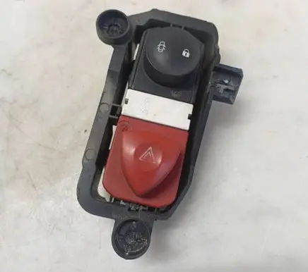 Renault Scenic II - Grand scenic II Hazard light switch 8200095493 8200107808 8200109723