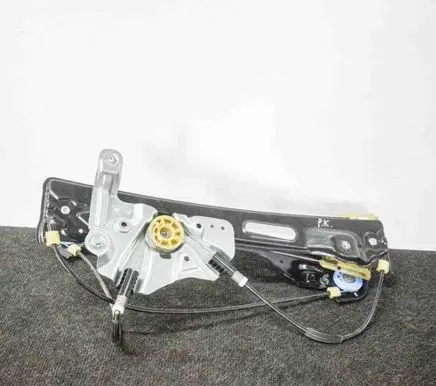 Chevrolet Malibu Front door electric window regulator 915367104 22826511