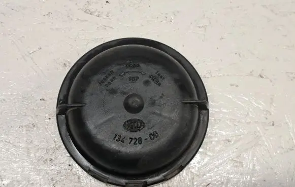 Volkswagen PASSAT B3 Headlight/headlamp dust cover 13472800