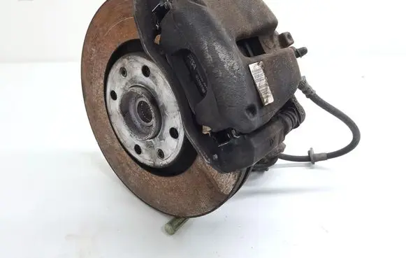 Front wheel hub