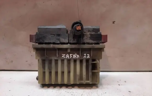 Opel Zafira A Coolant fan relay 24462346