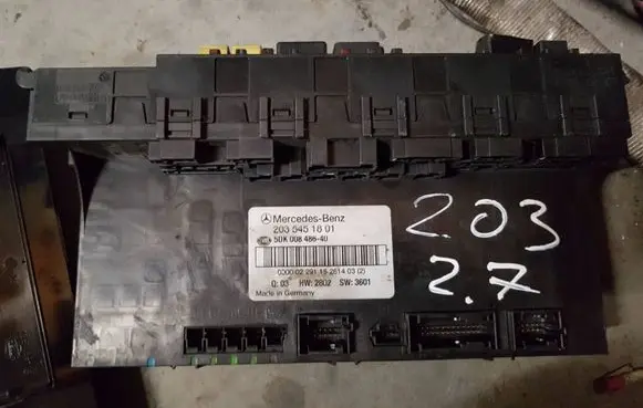 Mercedes-Benz C W203 Fuse module 5DK00848640